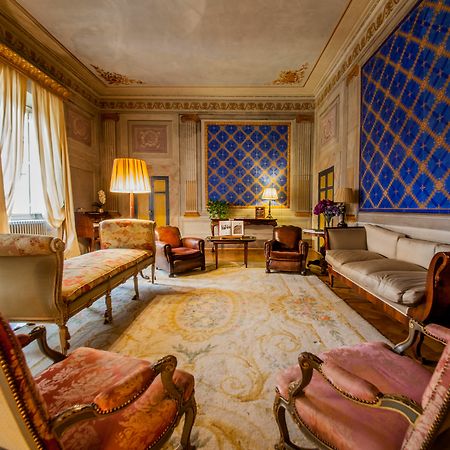 Palazzo Rocchi - Residenza D'Epoca Panzió Lucca Kültér fotó
