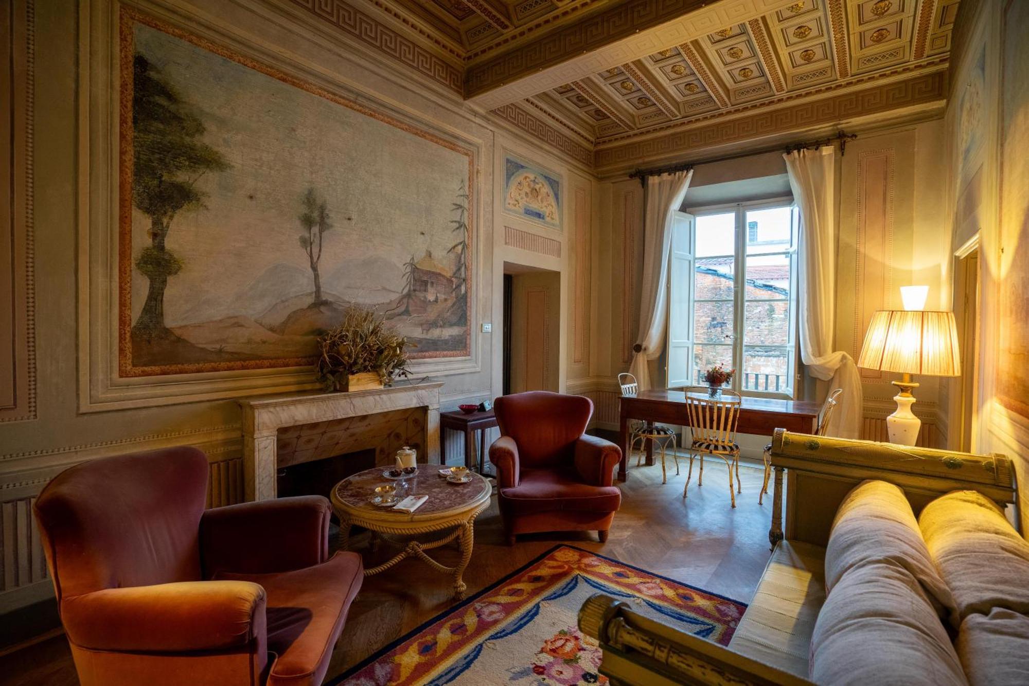 Palazzo Rocchi - Residenza D'Epoca Panzió Lucca Kültér fotó