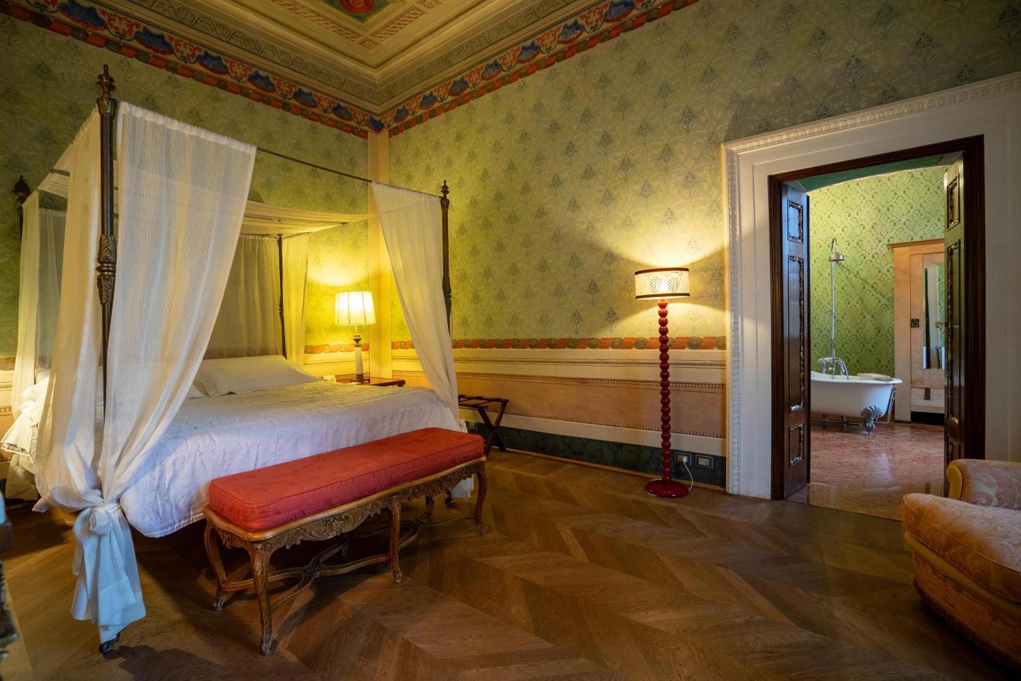 Palazzo Rocchi - Residenza D'Epoca Panzió Lucca Kültér fotó