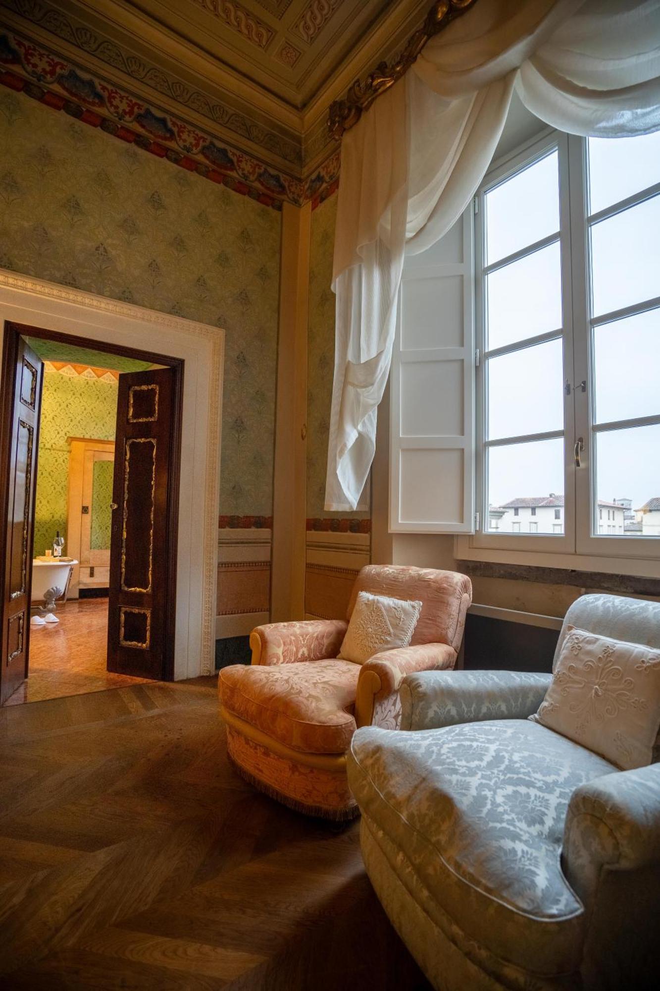 Palazzo Rocchi - Residenza D'Epoca Panzió Lucca Kültér fotó