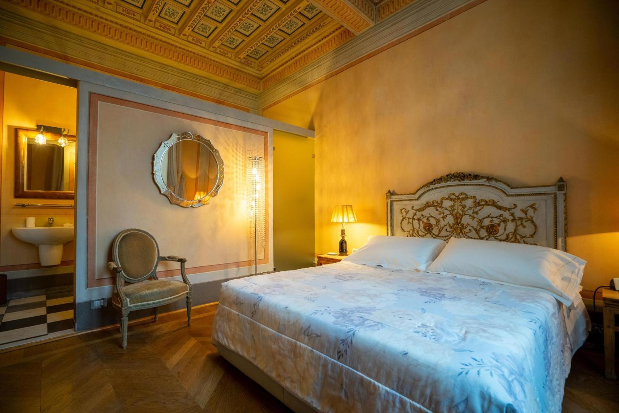 Palazzo Rocchi - Residenza D'Epoca Panzió Lucca Kültér fotó